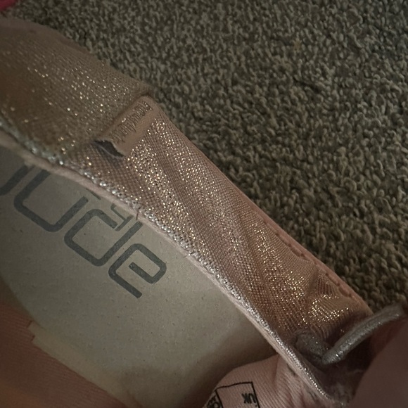 Girl hey dudes - Picture 2 of 5